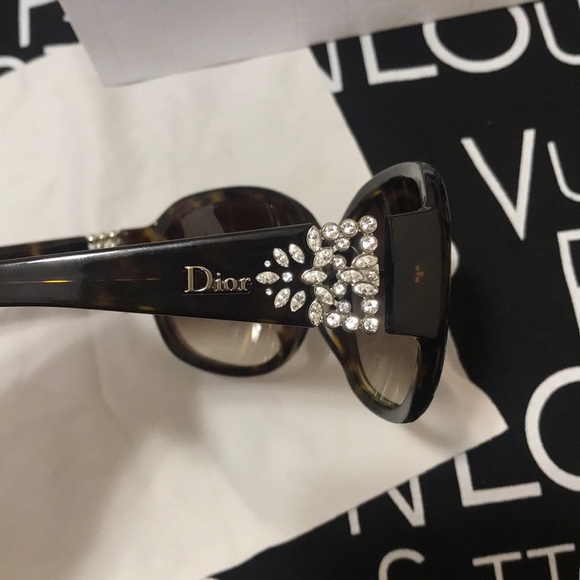 Authentic Christian Dior sun glasses - Picture 4 of 8
